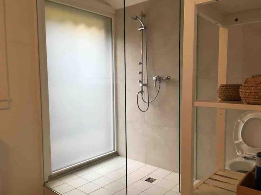 Lakeview Gem Krattigen Zewnętrze zdjęcie